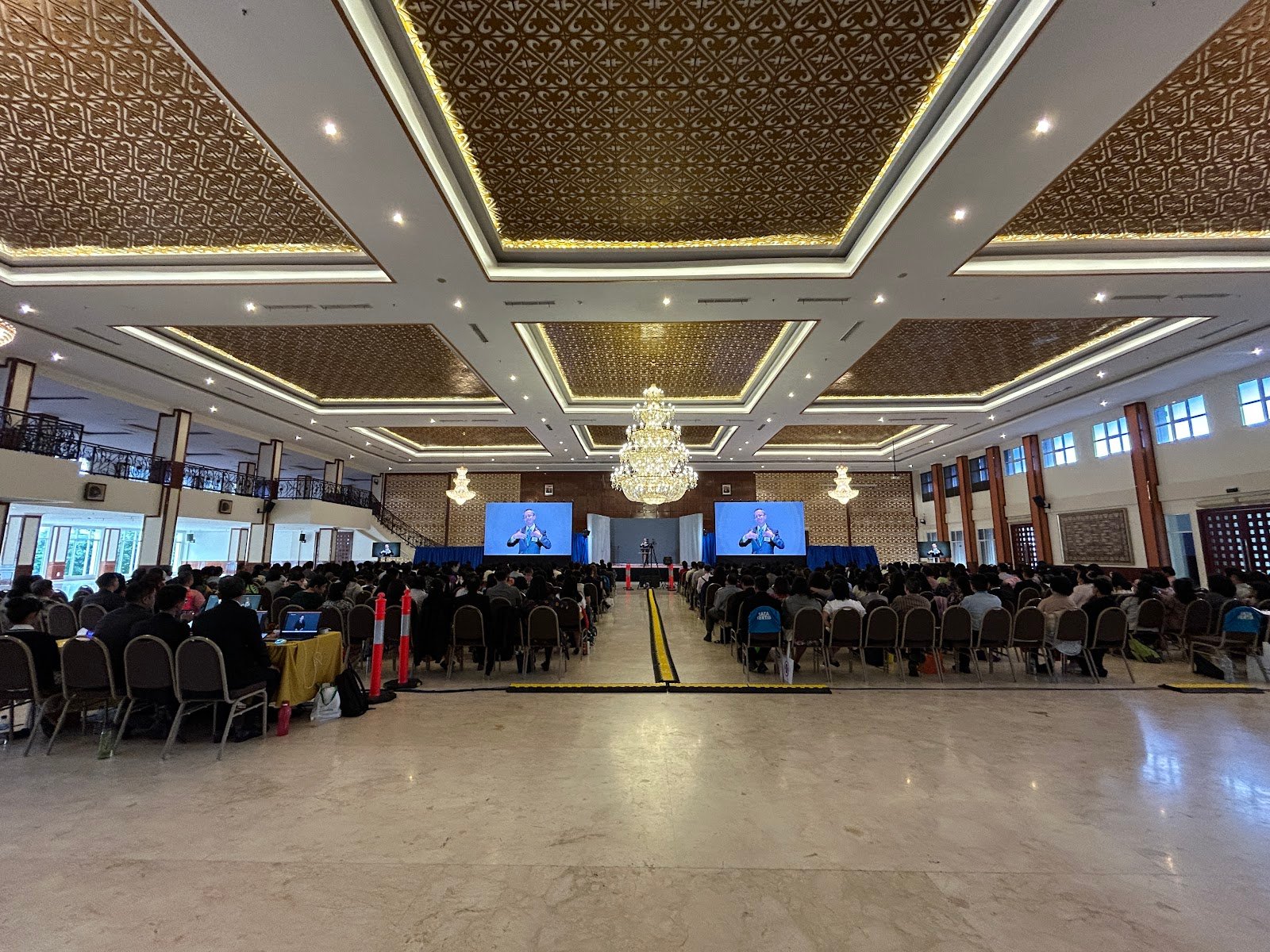 Logo Maria Convention Hall