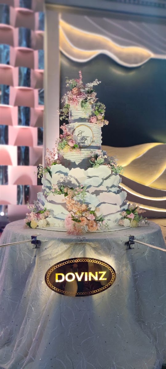 Dovinz Cake