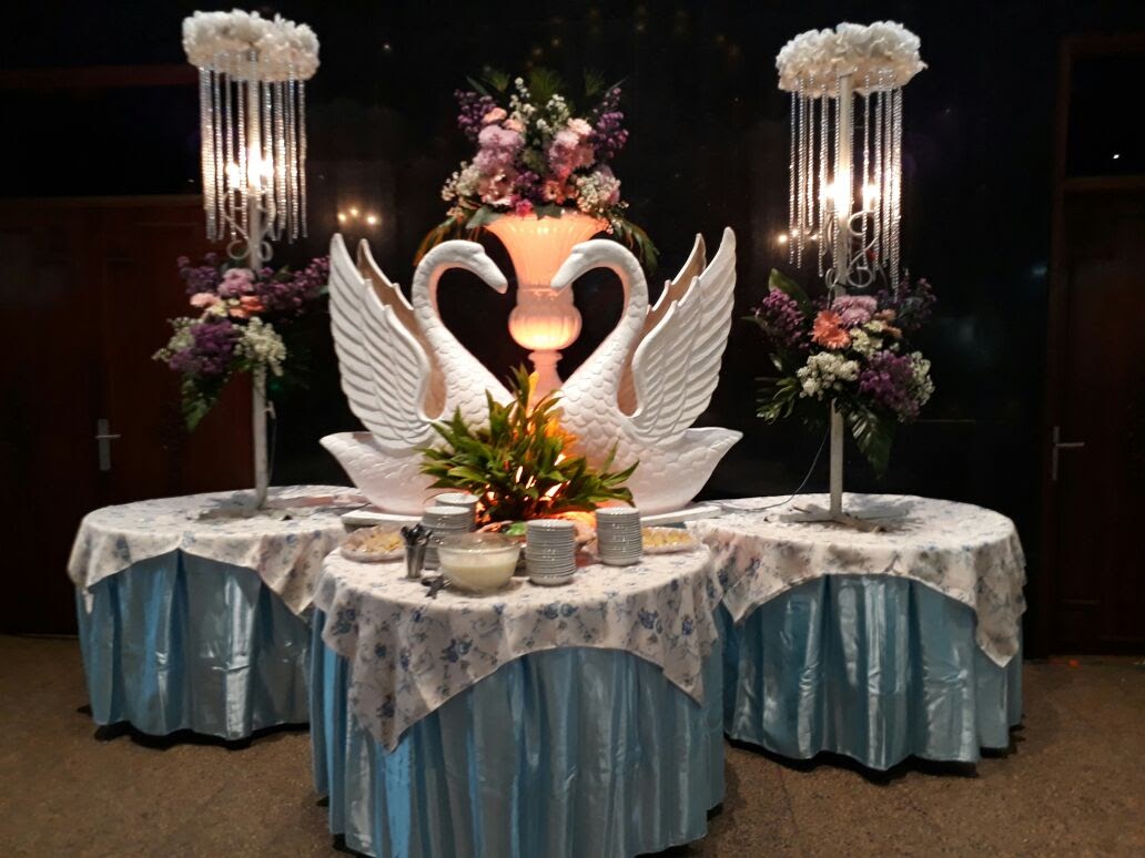 Logo Amira Catering