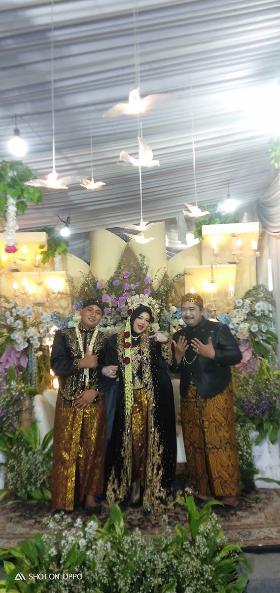 MC adat jawa